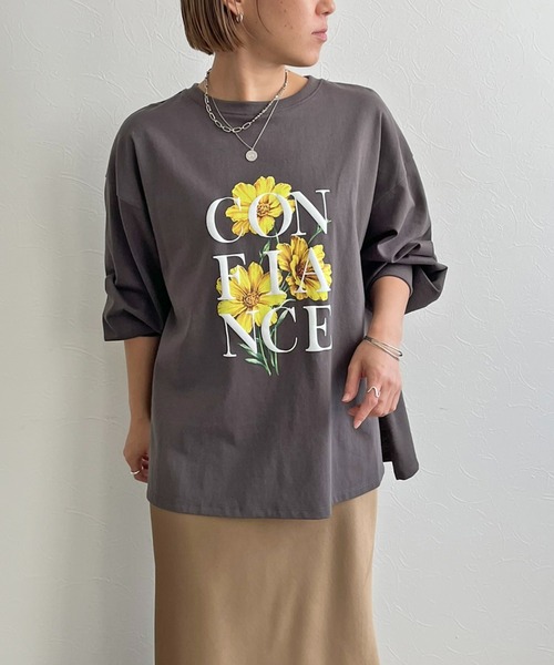 LHELBIE(レルビエ)の「パフプリントロンT(Tシャツ/カットソー・レディース・オフホワイト/チャコールグレー・M)」の2枚目の写真