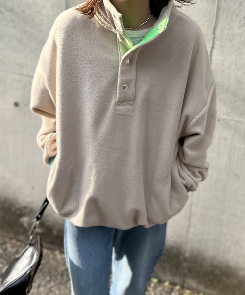 ベージュ系その他（ネック内側：グリーン）
model:154cm 着用サイズ:FREE