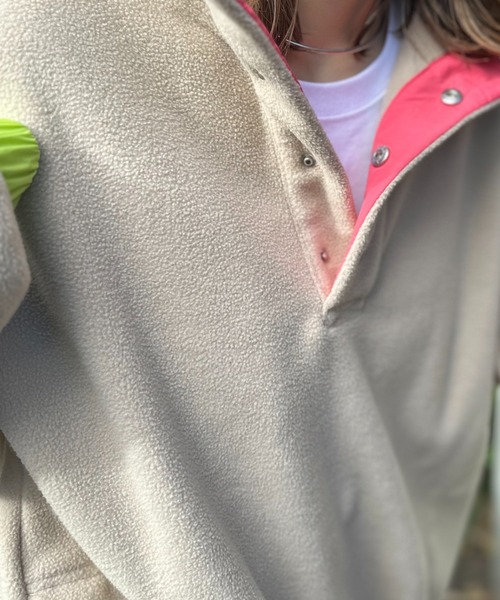 mi via loca(ミヴィアロカ)の「配色フリースボア アノラックプルオーバー(スウェット・レディース・チャコールグレー/ブルーグリーン/ベージュ/ブラック/ベージュ系その他・FREE)」の9枚目の写真