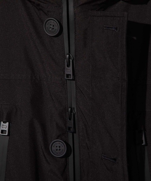 WOOLRICH(ウールリッチ)の「WOOLRICH RECYCLED GTX ARCTIC PARKA ウールリッチ ゴアテックス アークティック ダウン パーカ(ダウンジャケット/コート・メンズ・ブラック・SMALL/LARGE)」の16枚目の写真