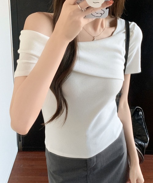 GLAMOROUS JANE(グラマラスジェーン)の「オフショル半袖ショート丈トップス(Tシャツ/カットソー・レディース・ホワイト/ブラック/ベージュ・FREE)」の19枚目の写真