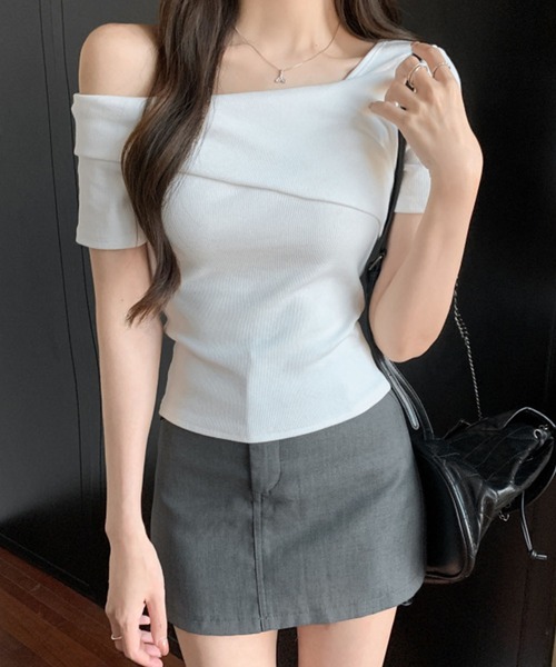 GLAMOROUS JANE(グラマラスジェーン)の「オフショル半袖ショート丈トップス(Tシャツ/カットソー・レディース・ホワイト/ブラック/ベージュ・FREE)」の18枚目の写真