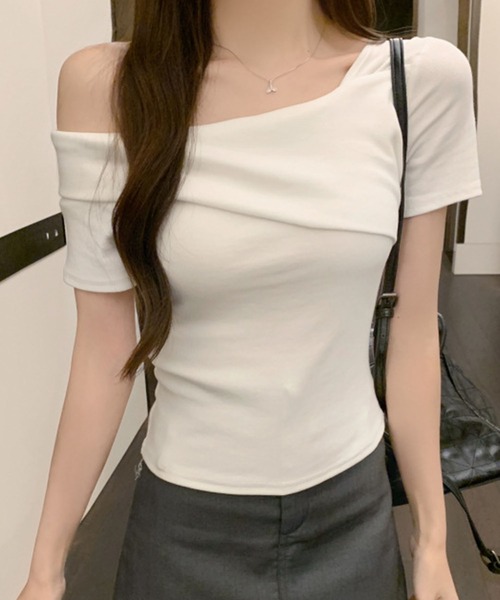 GLAMOROUS JANE(グラマラスジェーン)の「オフショル半袖ショート丈トップス(Tシャツ/カットソー・レディース・ホワイト/ブラック/ベージュ・FREE)」の16枚目の写真