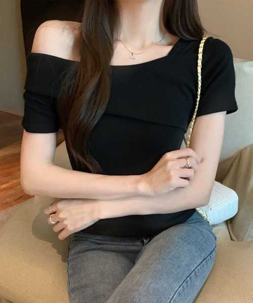 GLAMOROUS JANE(グラマラスジェーン)の「オフショル半袖ショート丈トップス(Tシャツ/カットソー・レディース・ホワイト/ブラック/ベージュ・FREE)」の12枚目の写真