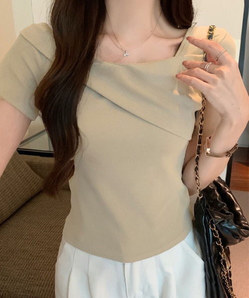 GLAMOROUS JANE(グラマラスジェーン)の「オフショル半袖ショート丈トップス(Tシャツ/カットソー・レディース・ホワイト/ブラック/ベージュ・FREE)」の5枚目の写真
