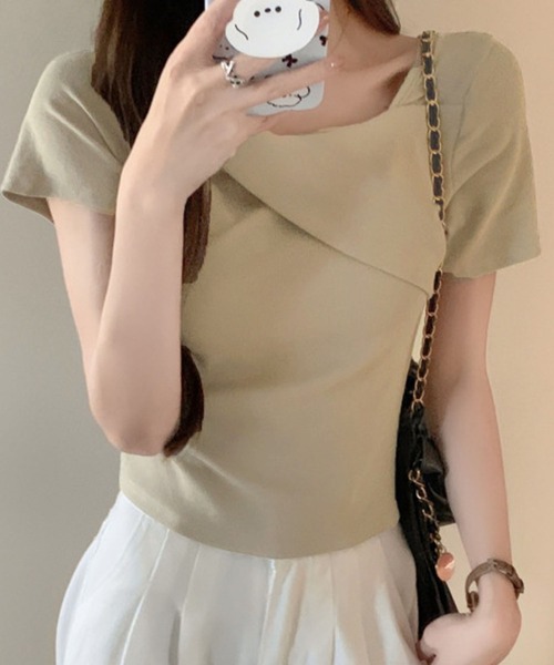 GLAMOROUS JANE(グラマラスジェーン)の「オフショル半袖ショート丈トップス(Tシャツ/カットソー・レディース・ホワイト/ブラック/ベージュ・FREE)」の4枚目の写真