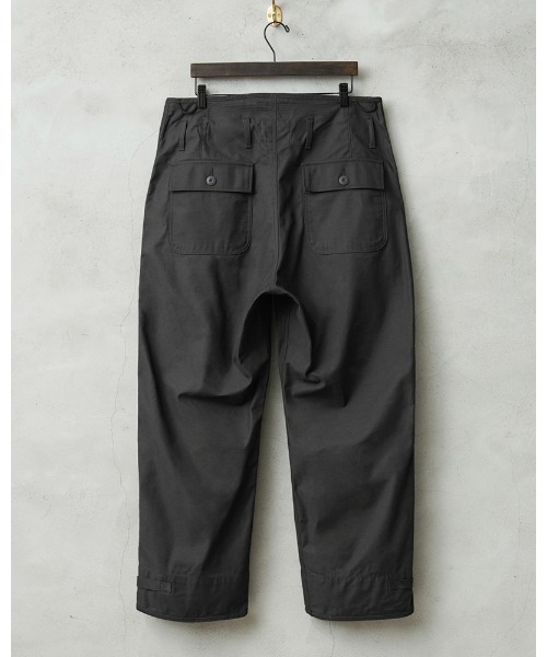 WAIPER.inc（ワイパーインク）の「WAIPER.inc 米軍 U.S.NAVY A-2 1レイヤー デッキパンツ【WP126】（カーゴパンツ・メンズ・オリーブ/ブラック・M/S/XXL/XL/L）」の3枚目の写真