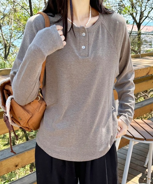 aimoha(アイモハ)の「ヘンリーネック長袖Tシャツ(Tシャツ/カットソー・レディース・ブラック/ベージュ/チョコ/ワインレッド・FREE)」の7枚目の写真
