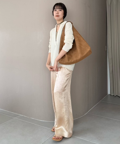 SLOBE IENA（スローブイエナ）の「《WEB/一部店舗限定》SAKOMIYA サテンパンツ（その他パンツ・レディース・アイボリー/ライトグリーン・38/40/36）」の15枚目の写真