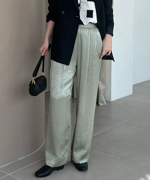 SLOBE IENA（スローブイエナ）の「《WEB/一部店舗限定》SAKOMIYA サテンパンツ（その他パンツ・レディース・アイボリー/ライトグリーン・38/40/36）」の21枚目の写真