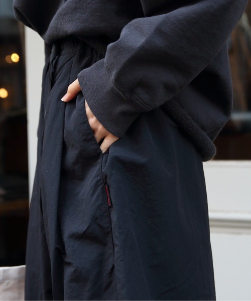 Gramicci(グラミチ)の「GRAMICCI/グラミチ ナイロンフレアパンツ NYLON FLARE PANT G2SW-SK034(その他パンツ・レディース・モカ/サンドグレー/ブラック・M)」の13枚目の写真