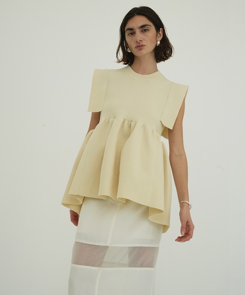 CLANE(クラネ)の「SQUARE SELEEVE GATHER KNIT TOPS(ニット/セーター・レディース・ブラック/グリーン/アイボリー・1/2)」の4枚目の写真