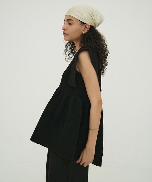 CLANE(クラネ)の「SQUARE SELEEVE GATHER KNIT TOPS(ニット/セーター・レディース・ブラック/グリーン/アイボリー・1/2)」の18枚目の写真