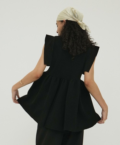 CLANE(クラネ)の「SQUARE SELEEVE GATHER KNIT TOPS(ニット/セーター・レディース・ブラック/グリーン/アイボリー・1/2)」の19枚目の写真