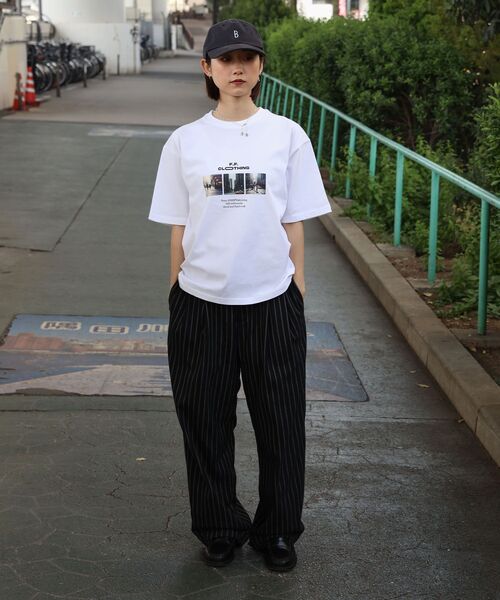 FFEIN(フェイン)の「【FFEIN(フェイン)】フォトプリントショート丈Tシャツ / Tシャツ 短丈 クルーネック 半袖 ショート丈(Tシャツ/カットソー・メンズ・アッシュグレー/チャコール/ホワイト・LARGE/MEDIUM/SMALL)」の11枚目の写真