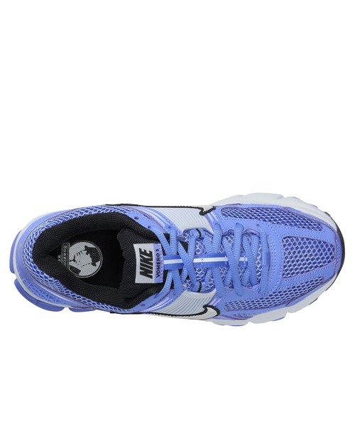 NIKE(ナイキ)の「NIKE WS ZOOM VOMERO 5 FJ2028-400(スニーカー・メンズ・ブルー・24.5cm/24cm/23.5cm)」の3枚目の写真