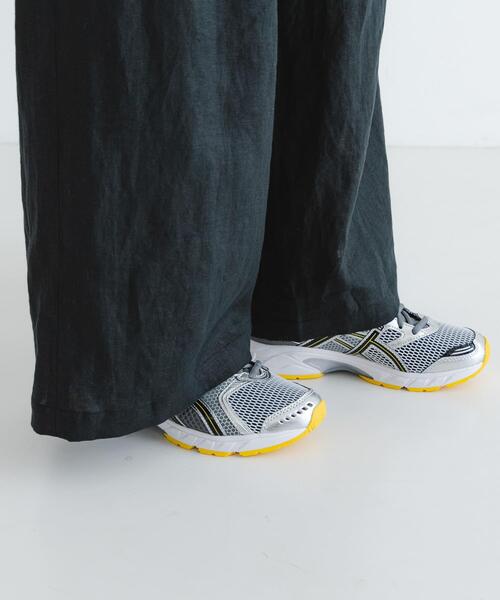 ASICS(アシックス)の「ASICS GEL-DS TRAINER 14(スニーカー・レディース・グレー系その他/ホワイト系その他・25/24/24.5)」の2枚目の写真