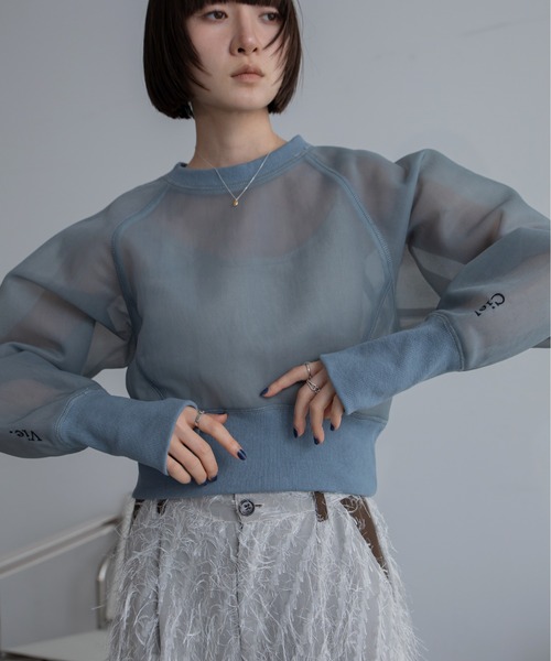 VACANCY(ヴァカンシー)の「ロゴ刺繍ダンボールシアーショート丈トップス(スウェット・レディース・ブルー/ブラック/ホワイト・FREE)」の19枚目の写真