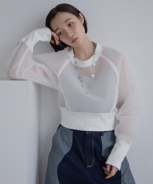 VACANCY(ヴァカンシー)の「ロゴ刺繍ダンボールシアーショート丈トップス(スウェット・レディース・ブルー/ブラック/ホワイト・FREE)」の4枚目の写真