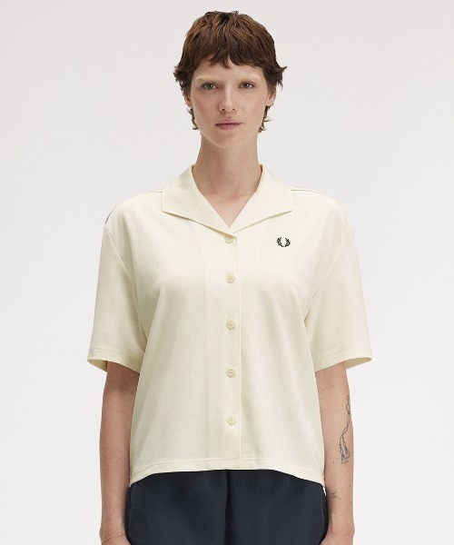 FRED PERRY（フレッドペリー）の「Open Collar Jersey Shirt／オープンカラージャージーシャツ（シャツ/ブラウス・レディース・ベージュ・10）」の4枚目の写真