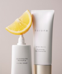 to/one（トーン）の「to/one / ブライトニング デイエッセンス UV（日焼け止め/UVケア）」