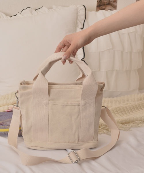 Mayree(メイリー)の「【float】シンプル デザイン トートバッグ/ショルダーバッグ【7色展開/2way】(ショルダーバッグ・レディース・ミント/グレー/ネイビー/ピンク/オフホワイト/ブラウン/ブラック・FREE)」の12枚目の写真