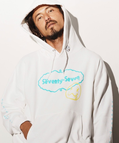 seventy seven（セブンティセブン）の「mpa3773-middle onz over size sweat P-O hoodie（77delicious) パーカー（パーカー・メンズ・ホワイト/ブラック/ブルー・M/L/XL）」の5枚目の写真