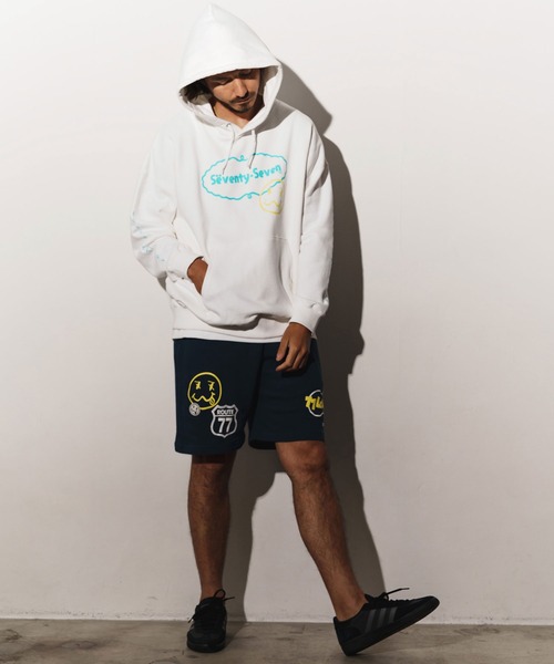 seventy seven（セブンティセブン）の「mpa3773-middle onz over size sweat P-O hoodie（77delicious) パーカー（パーカー・メンズ・ホワイト/ブラック/ブルー・M/L/XL）」の6枚目の写真