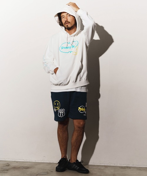 seventy seven（セブンティセブン）の「mpa3773-middle onz over size sweat P-O hoodie（77delicious) パーカー（パーカー・メンズ・ホワイト/ブラック/ブルー・M/L/XL）」の7枚目の写真