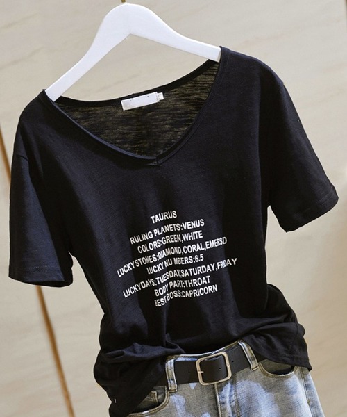 SPIGA(スピーガ)の「深VネックプリントTシャツ(Tシャツ/カットソー・レディース・ピンク/イエロー/ライトピンク/グリーン/ブラック/ホワイト・MEDIUM/LARGE/X-LARGE)」の2枚目の写真