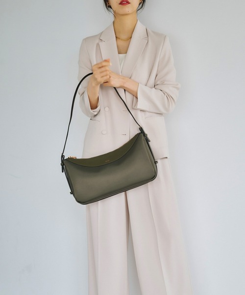 ROPE'（ロペ）の「【E'POR】C BAG Medium【撥水】【超軽量】（ハンドバッグ・レディース・ブラック/カーキ・FREE）」の2枚目の写真