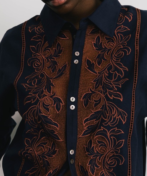 CREDONA(クレドナ)の「EMBROIDERY SHIRTS/エンブロイダリーシャツ(シャツ/ブラウス・レディース・ホワイト/ベージュ/ネイビー・FREE)」の18枚目の写真