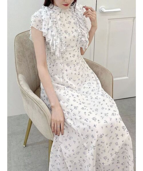 MERCURYDUO(マーキュリーデュオ)の「フリルスリーブフラワーワンピース(ワンピース・レディース・オフホワイト/レッド・SMALL/MEDIUM)」の13枚目の写真