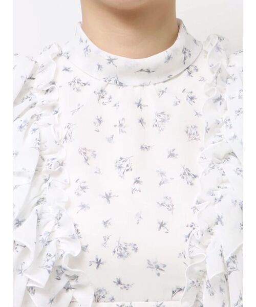 MERCURYDUO(マーキュリーデュオ)の「フリルスリーブフラワーワンピース(ワンピース・レディース・オフホワイト/レッド・SMALL/MEDIUM)」の22枚目の写真