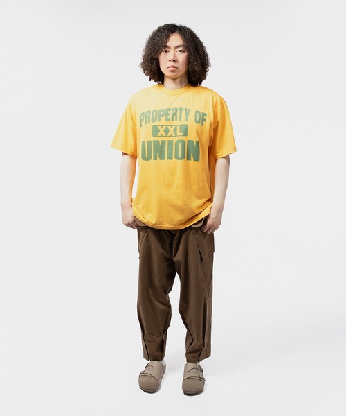 UNION(UNION TOKYO)(ユニオン)の「UNION TOKYO PROPERTY OF TEE ユニオントーキョー Tシャツ(Tシャツ/カットソー・メンズ・ネイビー/イエロー系その他・MEDIUM/SMALL/X-LARGE/LARGE/XX-LARGE)」の4枚目の写真