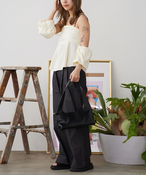 ROOPTOKYO(ループトウキョウ)の「ペプラムオフショルベアブラウス(シャツ/ブラウス・レディース・ブラック/ホワイト・FREE)」の8枚目の写真