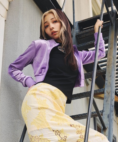 DURAS(デュラス)の「クロップベロアトラックジャケット(ジャージ・レディース・ブルー/ライラック/チャコール・SMALL/MEDIUM)」の11枚目の写真