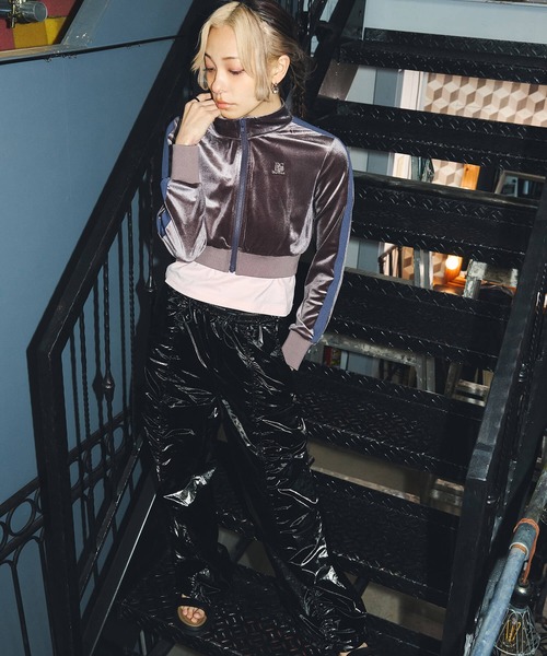 DURAS(デュラス)の「クロップベロアトラックジャケット(ジャージ・レディース・ブルー/ライラック/チャコール・SMALL/MEDIUM)」の8枚目の写真