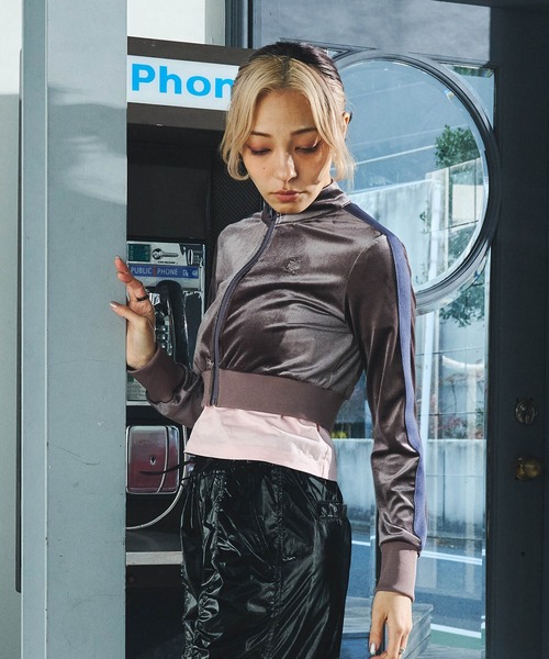 DURAS(デュラス)の「クロップベロアトラックジャケット(ジャージ・レディース・ブルー/ライラック/チャコール・SMALL/MEDIUM)」の4枚目の写真