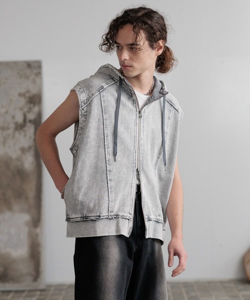 HARE(ハレ)の「ピグメントフードベスト(HARE)(ベスト・メンズ・ブラック/グレー・FREE)」の2枚目の写真