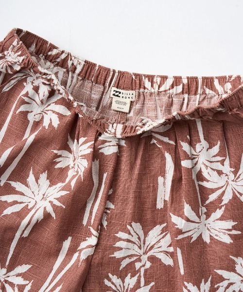 BILLABONG(ビラボン)の「BILLABONG レディース 【DAY DRIFT'N】 SUN FADE PRNTD SHORT ショートパンツ 【2025年夏モデル】/ビラボンウエストゴムセットアップ可能総柄ショートパンツ(その他パンツ・レディース・ブラウン系その他/ホワイト×ブラック・SMALL)」の6枚目の写真