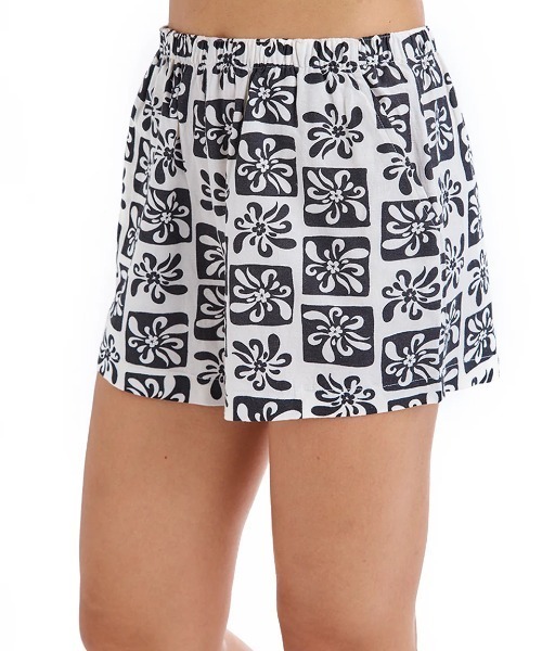 BILLABONG(ビラボン)の「BILLABONG レディース 【DAY DRIFT'N】 SUN FADE PRNTD SHORT ショートパンツ 【2025年夏モデル】/ビラボンウエストゴムセットアップ可能総柄ショートパンツ(その他パンツ・レディース・ブラウン系その他/ホワイト×ブラック・SMALL)」の13枚目の写真