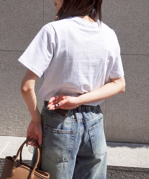 gossara(ゴサラ)の「NYロゴフォトT(Tシャツ/カットソー・レディース・ホワイト/杢グレー/オートミール・FREE)」の13枚目の写真