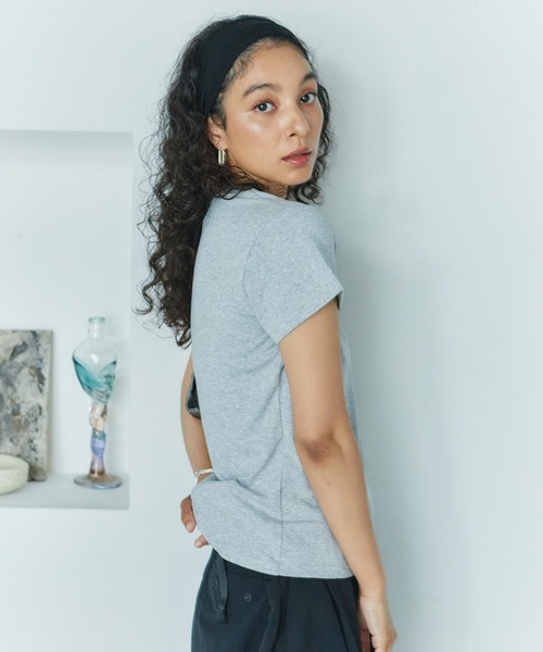 LIENCOEUR(リアンクール)の「ベーシックコンパクトTシャツ(Tシャツ/カットソー・レディース・ホワイト/グレー/ブラック・FREE)」の6枚目の写真