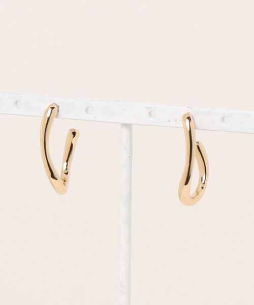 GOLDY(ゴールディ)の「【GOLDY】ウェーブエアインピアス 1250710※(ピアス(両耳用)・レディース・シルバー/シルバー系その他/ゴールド/ゴールド系その他2・FREE)」の3枚目の写真