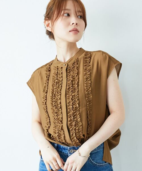le.coeur blanc（ルクールブラン）の「《手洗い可能》シルキーローンフロントフリルフレンチブラウス（シャツ/ブラウス・レディース・ブラウン/チャコールグレー・38）」の5枚目の写真