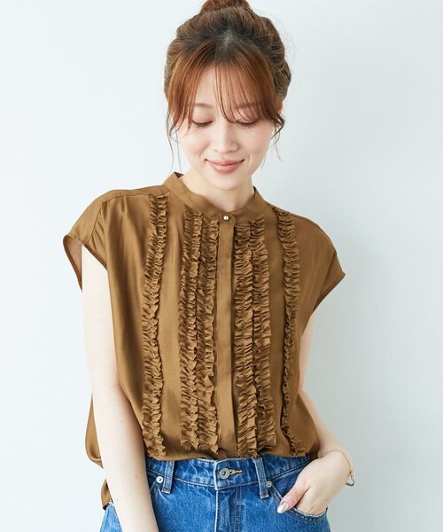 le.coeur blanc（ルクールブラン）の「《手洗い可能》シルキーローンフロントフリルフレンチブラウス（シャツ/ブラウス・レディース・ブラウン/チャコールグレー・38）」の6枚目の写真