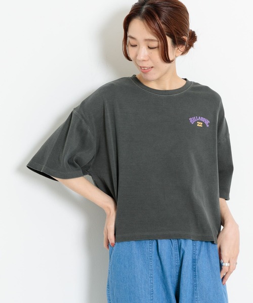 BILLABONG(ビラボン)の「BILLABONG スプレーアーチルーズクロップドリブTシャツ(Tシャツ/カットソー・レディース・スミクロ/ホワイト系その他・MEDIUM)」の5枚目の写真