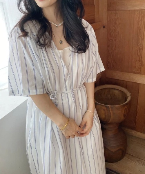 Aelina(エリナ)の「ストライプ柄Vネック半袖リボン付きワンピース(ワンピース・レディース・ホワイト/イエロー/ブルー・F)」の9枚目の写真