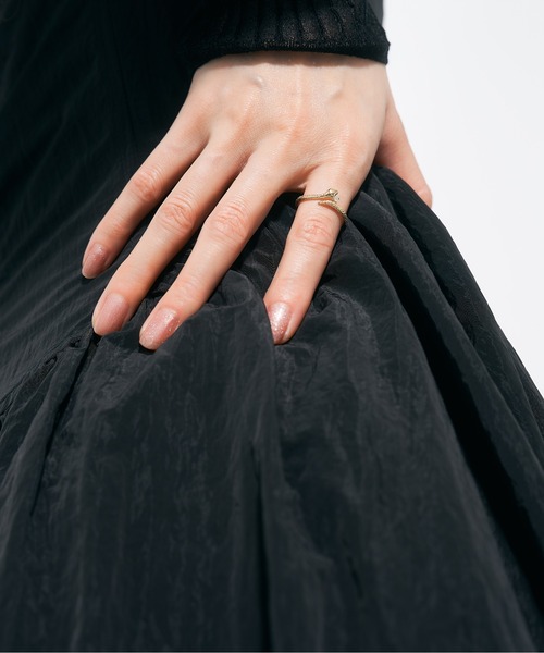 Jewel closet by L&Co.(ジュエルクローゼットバイエルアンドコー)の「K18 ヘビ/スネーク リング(リング・レディース・ゴールド系2/ゴールド系3/ゴールド系1・15号/13号)」の10枚目の写真